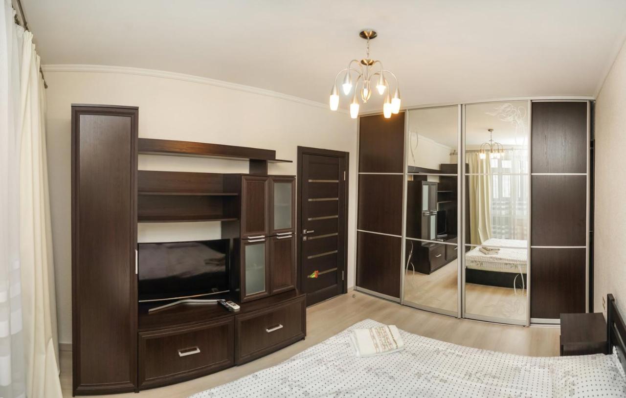 Kyiv Apartment On Chornovola 27 Екстер'єр фото